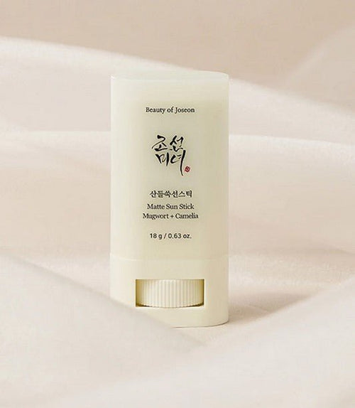 BEAUTY OF JOSEON Matte Sun Stick Mugwort&Camelia SPF50+ - beautybuddy.nl