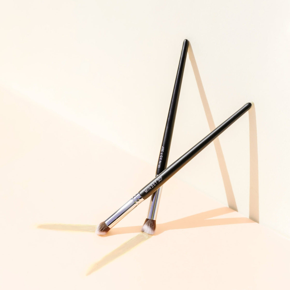 UNLEASHIA - MINEST307 Concealer Brush - beautybuddy.nl